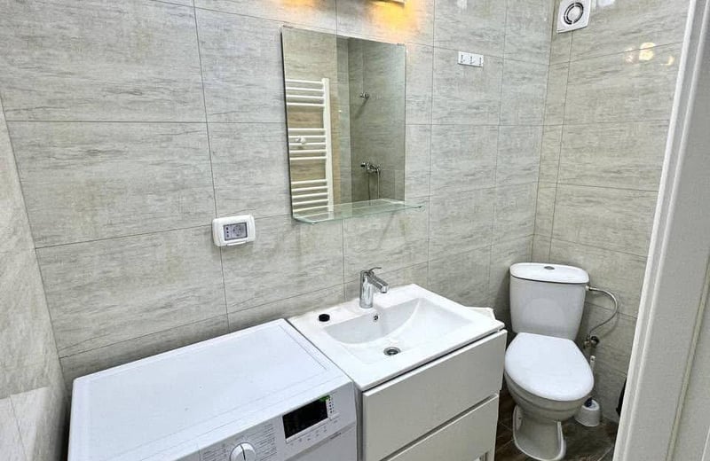 Location d’un appartement récemment rénové de 3 pièces, 6ᵉ secteur, quartier Chiajna, Bucarest, Roumanie